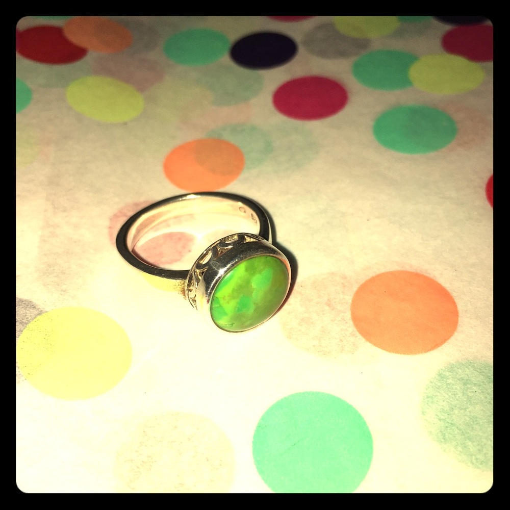Green Turquoise & Sterling Silver Ring - Picture 3 of 3